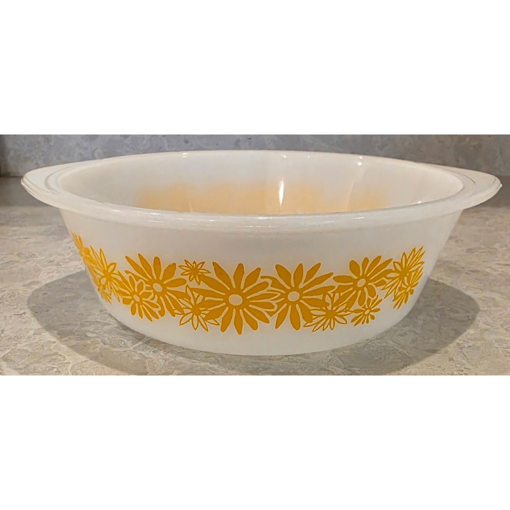 Vintage ovenware Yellow Daisy Dream Casserole Dish 514 2qt